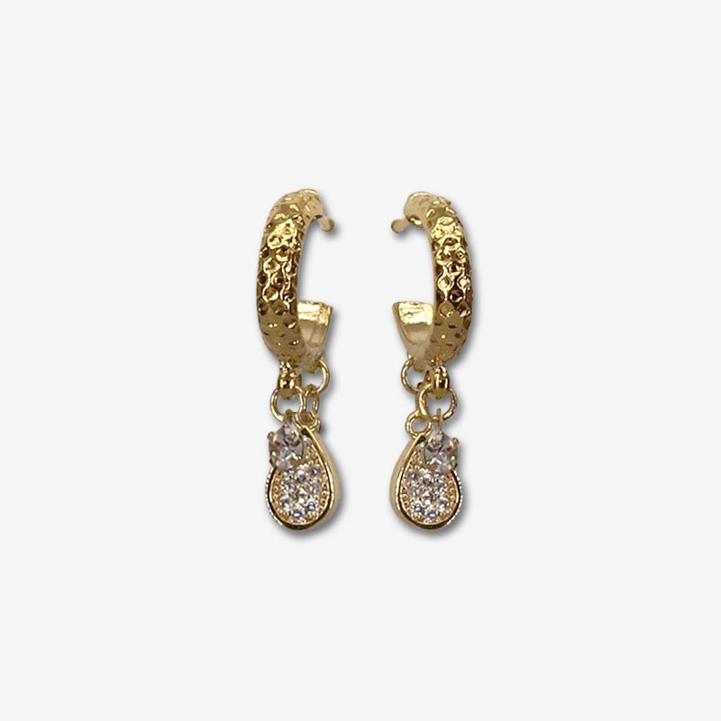 This earring is plated real gold 24 carats
pendant with zircon
Our jewels are nickel free