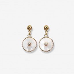 Earring with mother of pearl cabochon diameter 1cm