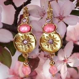Boucles d'oreilles dormeuses or avec cabochon en verre. Un bijou de créateur Chorange