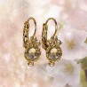 boucle d'oreille fantaisie dorée avec une dormeuse par Chorange créateur