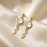 boucle d'oreille pendante et légère or et nacre